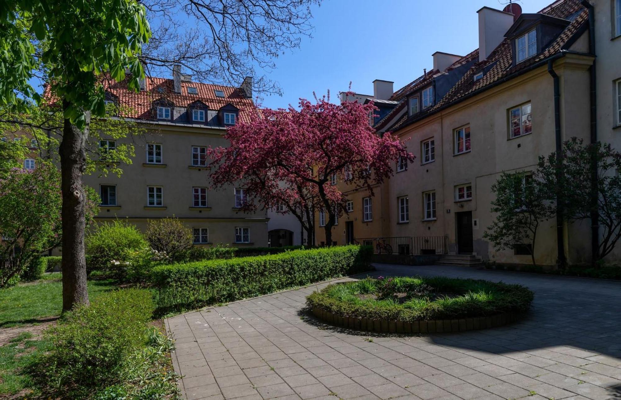 Fashioned Apartment Rycerska By Noclegi Renters Warschau Buitenkant foto
